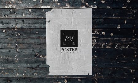 Free-Modern-Poster-With-Wooden-Background-Mockup-PSD
